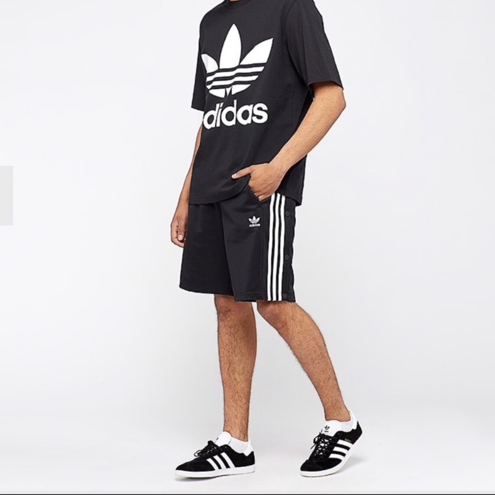 🔥🆕Adidas Snap Men’s Shorts🔥